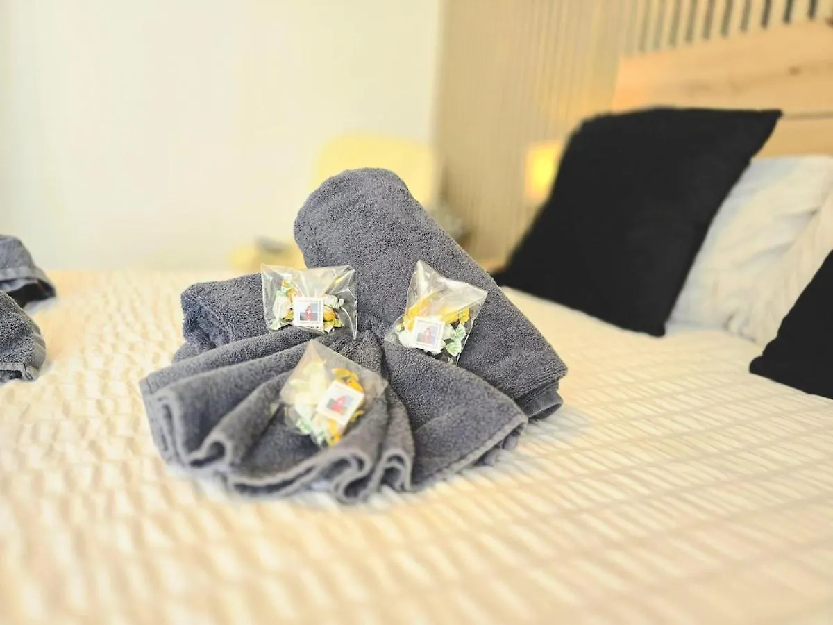 The Harmony Luxe Torremolinos City Center With Seasonal Pool Free Wifi And Netflix By Namaste Elite 0*,  西班牙