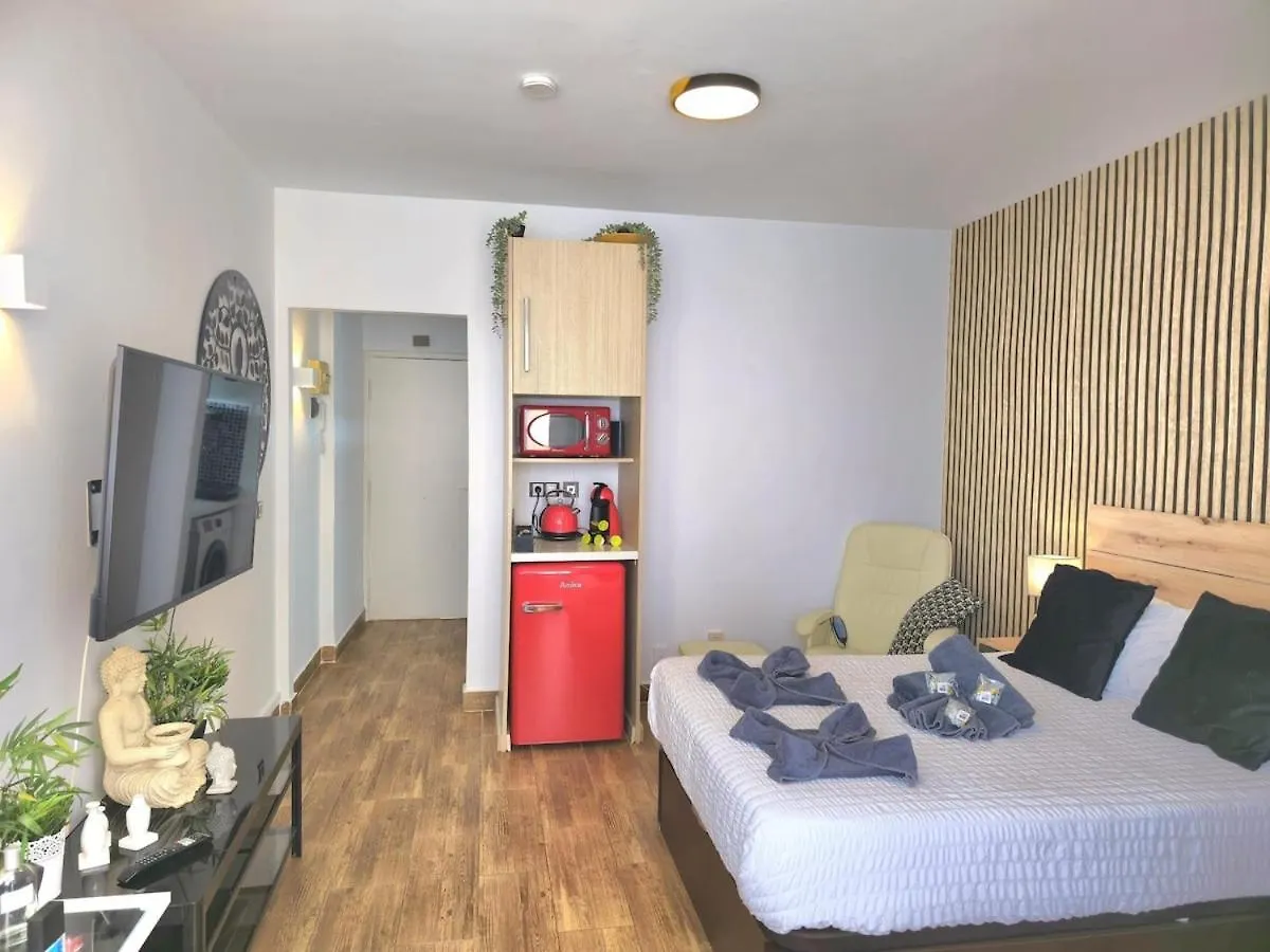 The Harmony Luxe Torremolinos City Center With Seasonal Pool Free Wifi And Netflix By Namaste Elite 公寓